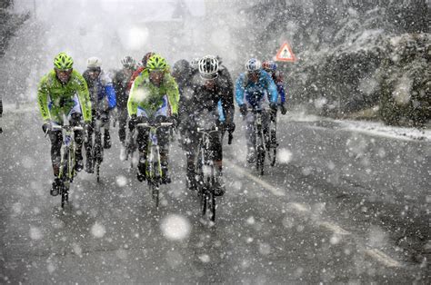 The increasing popularity of fat bikes might have you wondering if you can still ride a regular mountain bike in the snow. Pro cyclists in the snow (gallery) - Cycling Weekly