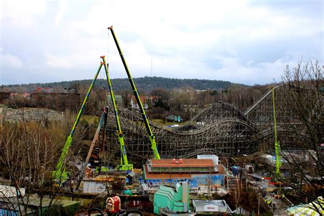 It originally opened at liseberg amusement park in gothenburg, sweden in 2005.built by intamin, the ride features a hydraulic launch.the tightly packed layout is the result of a limited area to house the ride. Mobilkraner i Arbeide på Liseberg - Nordic Crane Kynningsrud