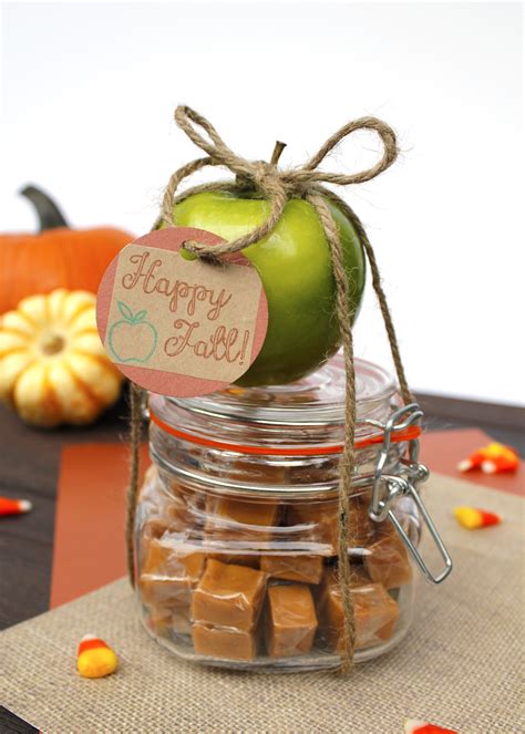 Personalized gifts for thanksgiving for everyone. 7 Fall Hostess Gift Ideas - Burlap and Babies