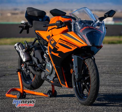 Ktm Rc 390 Review Track Test With Rennie Mcnews