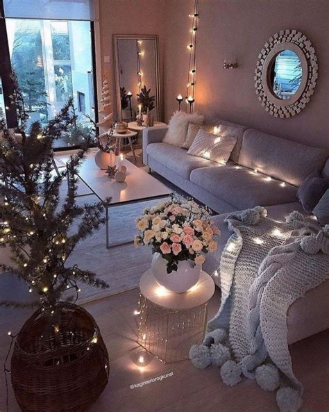 10 Romantic Living Room Ideas