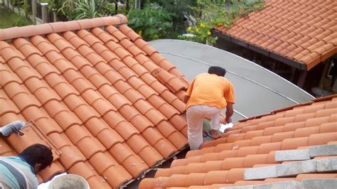 Besar biaya keduanya tergantung dari luasan. TUKANG REPAIR BUMBUNG BOCOR SHAH ALAM & KLANG | 0108333900 ...