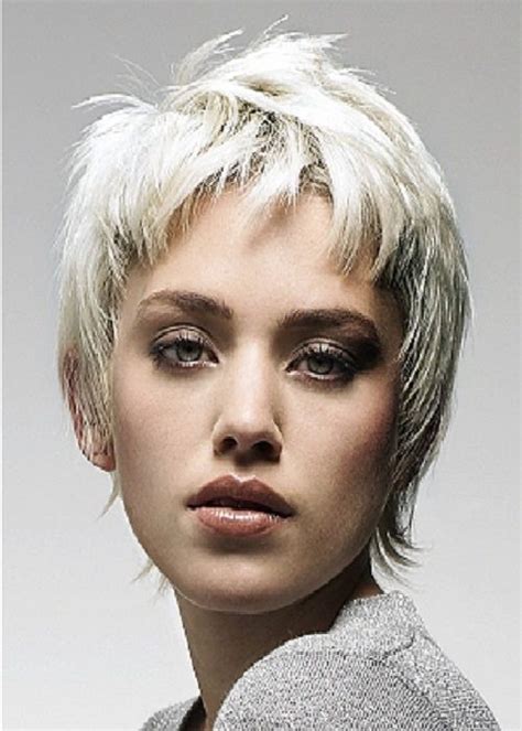 I've read a lot of informaiton on these forums and on the net but i'm still confused about the appearance of these hairs. Short Messy Hairstyles for White Hair Ladies | Very short ...