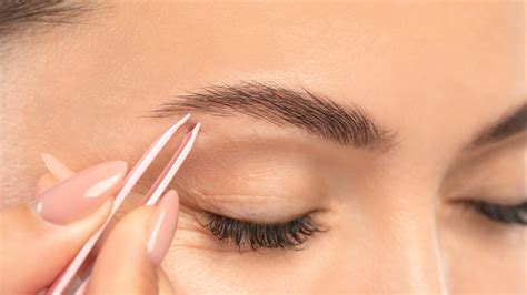 How To Regrow Your Eyebrows After Years Of Over Tweezing