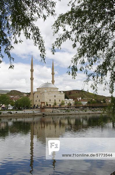 Merkez Moschee Von Der Kizilirmak River Avanos Kappadokien Auch