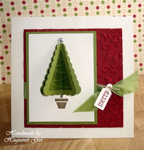 You can use a ruler to help make sure it's centered if you like. Huguenot Girl: 3D Christmas Tree