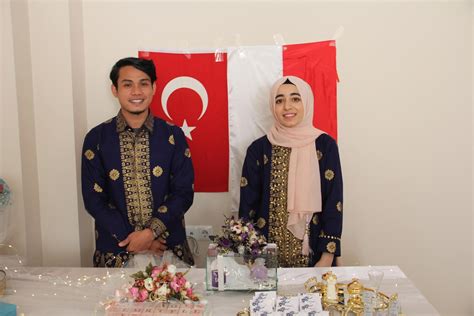 indonesian turkish couple gets engaged online