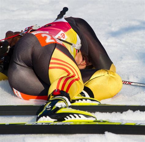 Biathlon Neuner Gewinnt Mit Frauen Staffel Zweiten Wm Titel Welt