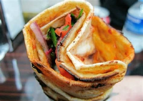 15 Delicious Street Foods To Try When You Go Traveling World Street Food Food Around The
