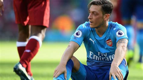 Mesut Ozil Returns To Training Gives Arsenal Boost Sports Illustrated