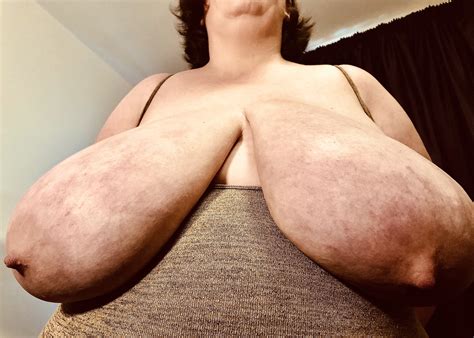 Tw Pornstars Secrethandful Twitter Look How Huge My Nipples Are