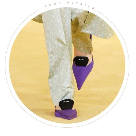 Zheng shuang (born zheng yihan; Zheng Shuang wears PRADA 2021 spring and summer new style ...