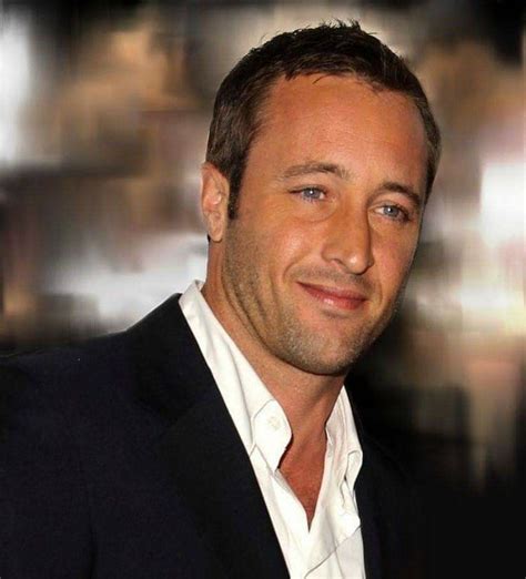 Izabella does not have any siblings from her parents, laird, and maria. Pin de Ginaf en Alex o'loughlin | Alex o'loughlin, Que ...