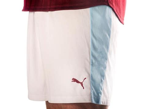 Verkaufe trikot bei interesse melden. Zudem weist das Burnley 2016-17 Trikot genau den ...
