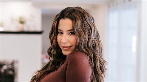 Teen Mom Star Vee Rivera Shows Off Stunning Curves In Skintight Brown Dress After Opening Up