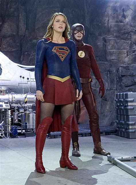 Supergirl E The Flash Liberado Trailer E Novas Imagens Do Epis Dio Crossover Legi O Dos