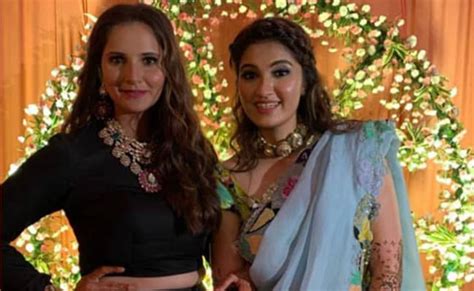Sania Mirzas Sister Anam Dazzles Instagram With Pics From Her Mehendi