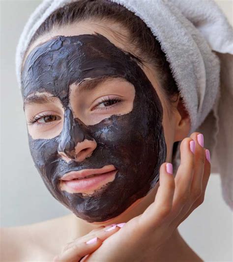 These face masks are blended with active ingredients that combat these marks to lighten and bring back your natural and beautiful skin. 10 Best Face Masks For Acne - 2020