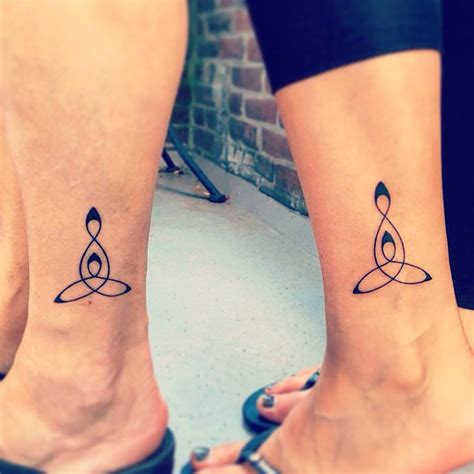Un tatuaje es algo muy personal, por lo que es la propia persona que lo porta quien debe decidir su diseño. 104 Buenas Ideas Para Un Tatuaje de Madre e Hija