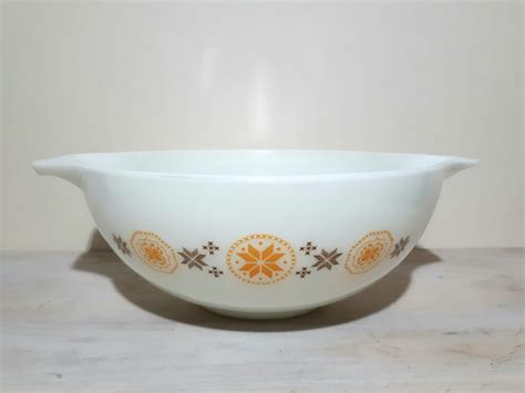 Vintage Pyrex Town And Country 4 Qt 444 Cinderella Mixing Bowl Etsy
