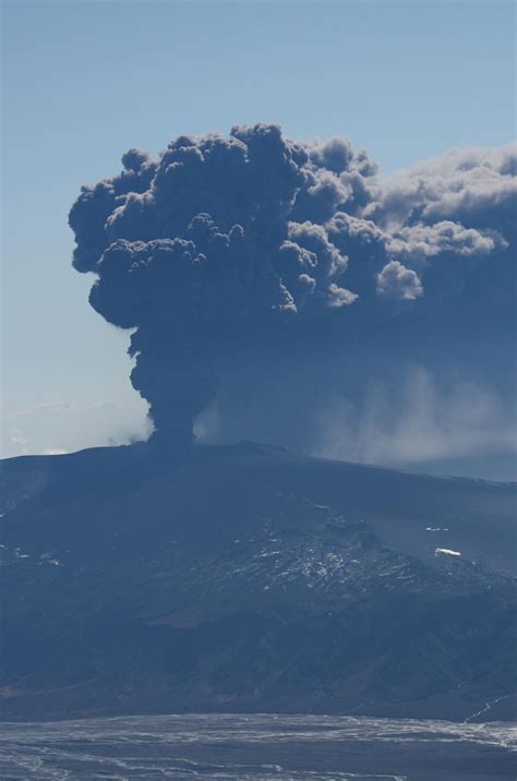 Volcanic Ash Plumes Vefurinn Minn