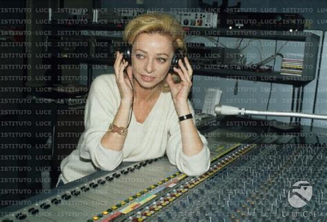 Последние твиты от enrica bonaccorti (@ebonaccorti). La conduttrice televisiva Enrica Bonaccorti - Archivio ...