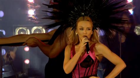 All About Kylie Minogue Kylie Wows At The Closing Of The