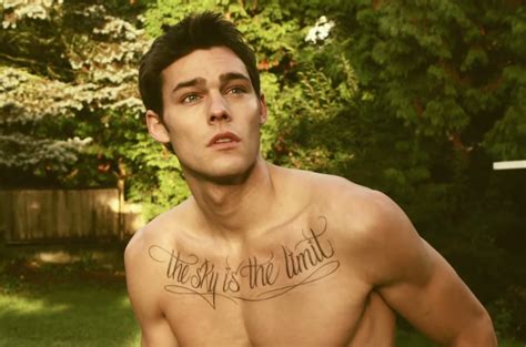 Call Me Maybe Video Actor Holden Nowell Says He Wasnt Comfortable