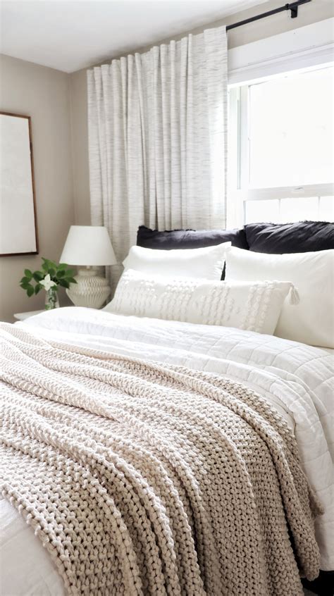 How To Make The Perfectly Cozy Layered Bed Made By Carli