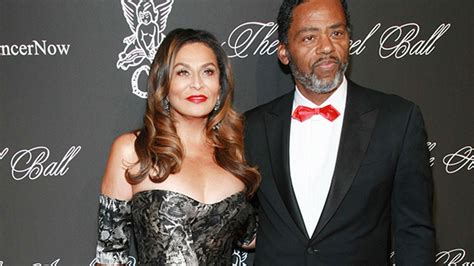beyonce s mum tina knowles files for divorce from second husband richard lawson hello