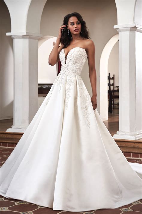 T Embroidered Lace Couture Satin Ball Gown With Strapless