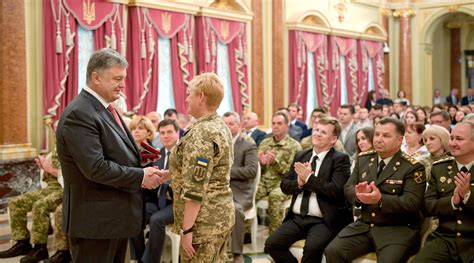 Дякую за вашу дуже важливу і потрібну працю. Президент України привітав медиків з професійним святом ...