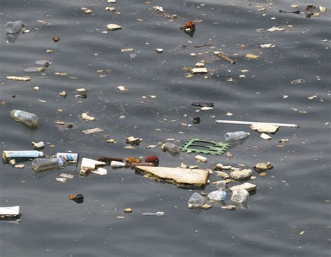 There Are 270000 Tons Of Plastic Garbage Floating Atop The Worlds Oceans