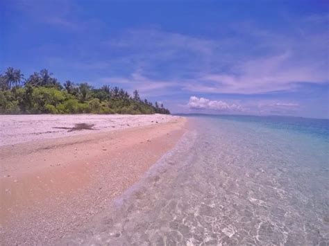 The Pink Sand Beaches Of Matnog Sorsogon Pink Sand Beach Pink Sand Beach