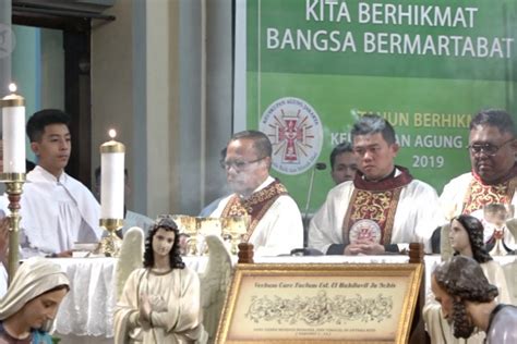 Tema natal tahunan yang dikeluarkan oleh dua lembaga kristen ini akan menjadi acuan bagi seluruh gereja di indonesia dalam menyambut perayaan kelahiran. Terbaik Tema Natal 2020 Katolik | Ideku Unik