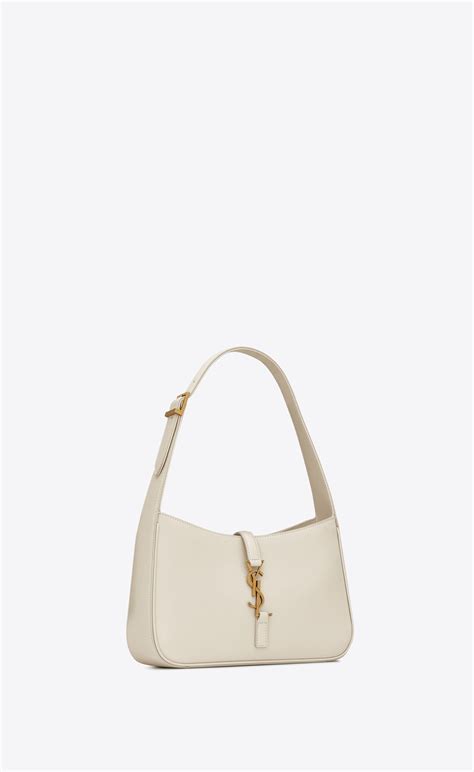 Le 5 À 7 Hobo Bag In Smooth Leather Saint Laurent