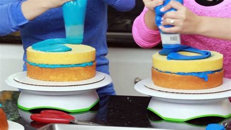 How To Make A Frozen Princess Cake Nerdy Nummies Video Dailymotion