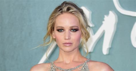 Commando Jennifer Lawrence Wears Nothing But Jewels As Boobs And Bling Collide Daily Star