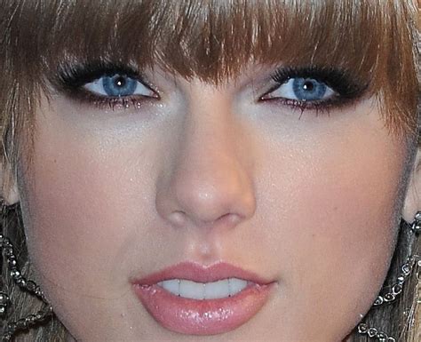 Taylor Swift Eye Makeup With Fringe