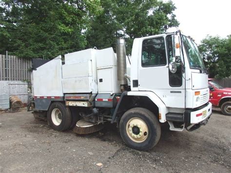 2012 elgin pelican, 2012 elgin pelican street sweeper, john deere 4045t diesel, hydrostatic drive, 3 wheel drive, dual steering, 3.6 yard high dump, 1. Elgin Eagle Series F Street Sweeper For Sale