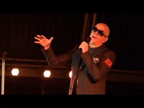 Para além disso, as diferenças do cantor para os dias de hoje são abismais. Pedro Abrunhosa no "Lisboa ao Palco" - YouTube