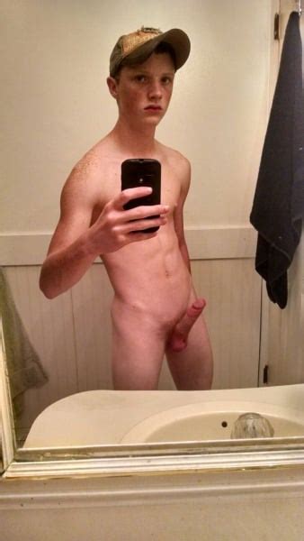Nude Guy Self Shot