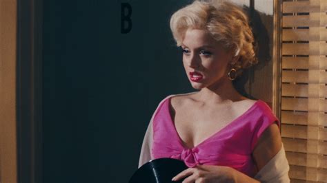 Netflix S Blonde Viewers Saying The Same Thing About New Marilyn