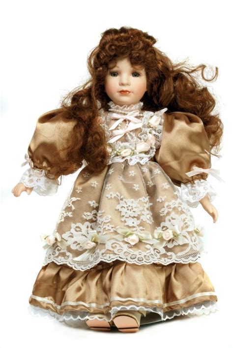 12 Of The Most Beautiful Porcelain Dolls Youll Ever See Images