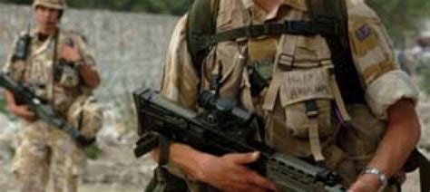 Der fall zeigt, wie viele fragen rund um den. Afghanistan: Britische Soldaten bei Flugzeugabsturz ...