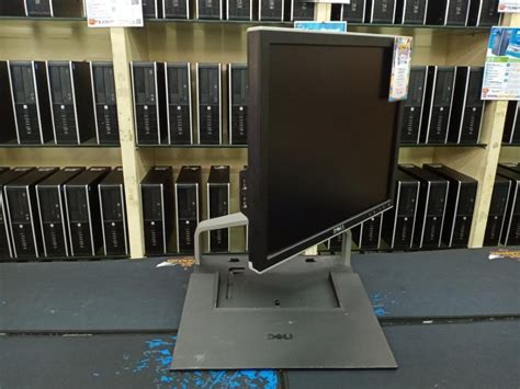Old Stock Used Dell 17 Inches Desktop Monitor With Dark