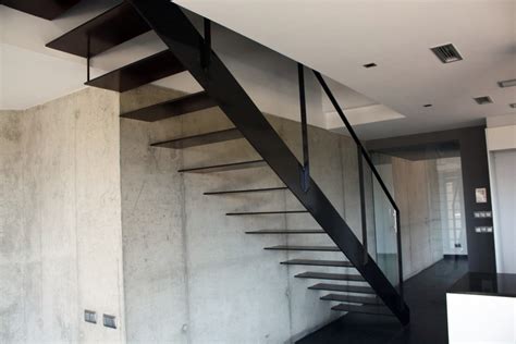 ¿qué es una escalera metálica con pasamanos? Foto: Detalle Escalera de Construproject Alt Maresme Sl #321366 - Habitissimo