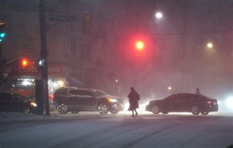 toronto declares major snowstorm condition as residents dig out after storm cbc news