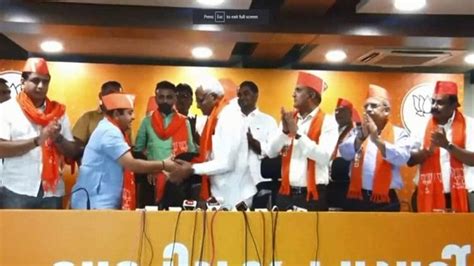 congress mla bhagwan barad quits joins bjp ahead of guj assembly polls second in two days amar