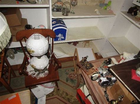 Estatesales.org is a leading website for advertising estate sales & hosting online estate auctions in the united states, with over 1,000,000 registered members and estate sales from over 4,000 estate sale companies and auctioneers. Found on EstateSales.NET: | Trash to treasure, San antonio ...